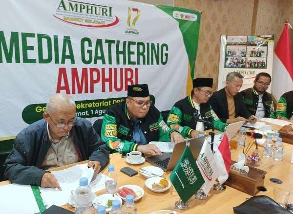 Amphuri Desak Penghapusan Umrah Mandiri dalam Revisi UU Haji dan Umrah Amphuri Desak Penghapusan Umrah Mandiri dalam Revisi UU Haji dan Umrah