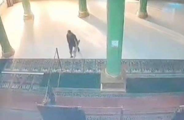 Amplifier dan Mixer Masjid Jami Darussalam Muaro Jambi Dicuri, Polisi Belum Tangkap Malingnya Amplifier dan Mixer Masjid Jami Darussalam Muaro Jambi Dicuri, Polisi Belum Tangkap Malingnya