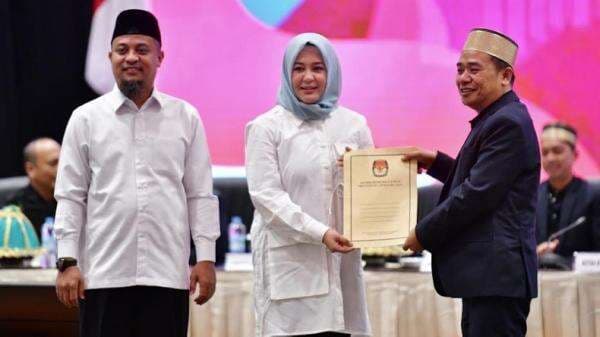 DPRD Tetapkan Andi Sudirman-Fatmawati Rusdi jadi Gubernur dan Wagub Sulsel Terpilih DPRD Tetapkan Andi Sudirman-Fatmawati Rusdi jadi Gubernur dan Wagub Sulsel Terpilih