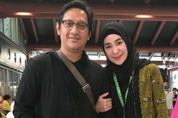 Perjalanan Cinta Andre Taulany dan Erin, Dikenalkan Adik hingga Gugat Cerai Usai 18 Tahun Menikah Perjalanan Cinta Andre Taulany dan Erin, Dikenalkan Adik hingga Gugat Cerai Usai 18 Tahun Menikah