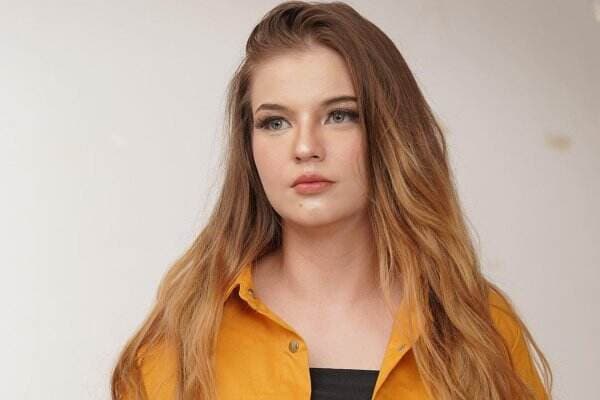 Biodata dan Agama Andrea Henriette, Influencer Cantik Keturunan British yang Fasih Bahasa Jawa Biodata dan Agama Andrea Henriette, Influencer Cantik Keturunan British yang Fasih Bahasa Jawa