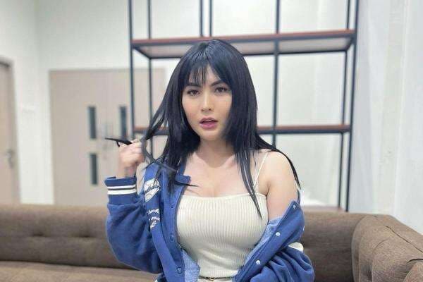 Biodata dan Agama Angela Lee si Barbie Jowo yang Lakukan Penipuan Rp3,2 Miliar Biodata dan Agama Angela Lee si Barbie Jowo yang Lakukan Penipuan Rp3,2 Miliar