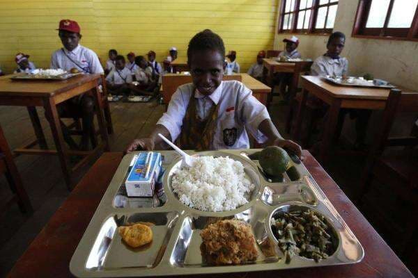 Anggaran Makan Bergizi Gratis 2026 Disiapkan Rp335 Triliun Agar Menjangkau Pelosok Anggaran Makan Bergizi Gratis 2026 Disiapkan Rp335 Triliun Agar Menjangkau Pelosok