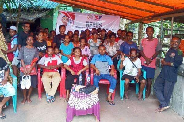 Anggota DPRD Partai Perindo Andarias Kawan Serap Aspirasi di Aru Tengah, dari Infrastruktur hingga Bantuan Sosial Anggota DPRD Partai Perindo Andarias Kawan Serap Aspirasi di Aru Tengah, dari Infrastruktur hingga Bantuan Sosial