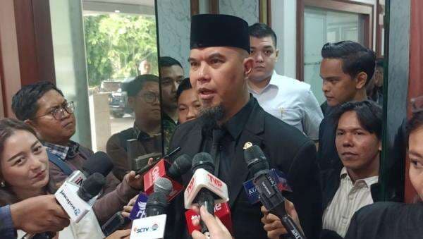 Ahmad Dhani Minta Maaf usai Disanksi MKD: Seumur Hidup Saya Tidak Pernah Merendahkan Marga Ahmad Dhani Minta Maaf usai Disanksi MKD: Seumur Hidup Saya Tidak Pernah Merendahkan Marga