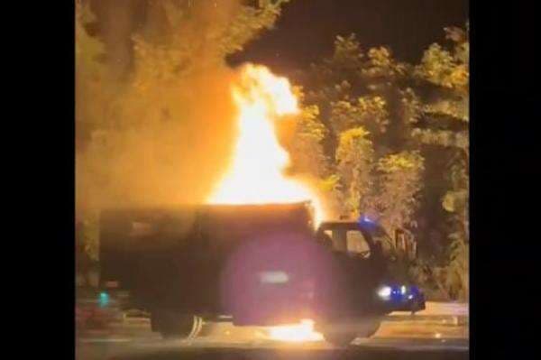 Truk Muatan Amunisi Terbakar di Tol Gempol-Pandaan, 1 Anggota TNI Tewas Truk Muatan Amunisi Terbakar di Tol Gempol-Pandaan, 1 Anggota TNI Tewas