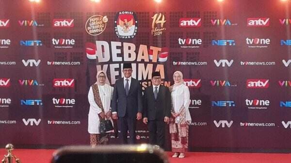 Anies dan Cak Imin Kompak Pakai Jas di Debat Final Pilpres 2024