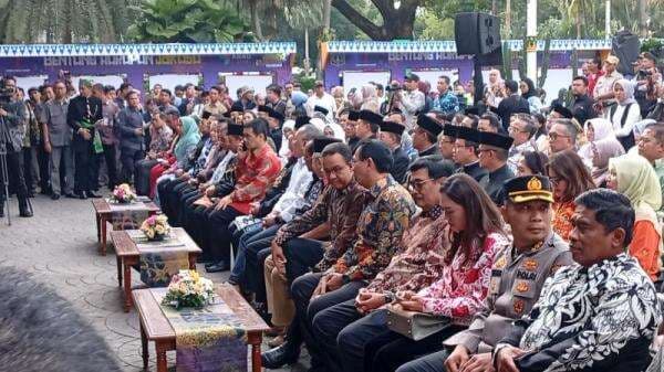 Akrab, Anies dan Ahok Hadiri Acara Menuju 5 Abad Jakarta di Balai Kota Akrab, Anies dan Ahok Hadiri Acara Menuju 5 Abad Jakarta di Balai Kota