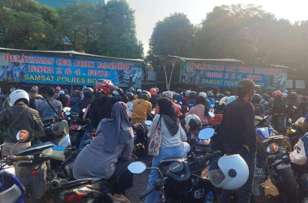 Animo Masyarakat Kabupaten Bogor Bayar Pajak di Program Pemutihan Masih Tinggi Animo Masyarakat Kabupaten Bogor Bayar Pajak di Program Pemutihan Masih Tinggi