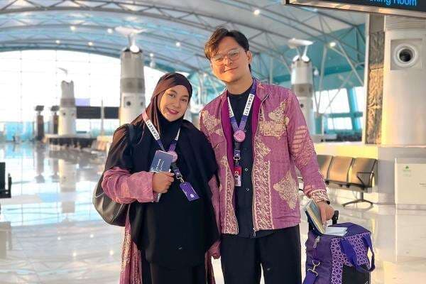 Anisa Rahma Pergi Umrah di Usia Kehamilan 8 Bulan, Minta Doa Diberi Kelancaran Anisa Rahma Pergi Umrah di Usia Kehamilan 8 Bulan, Minta Doa Diberi Kelancaran