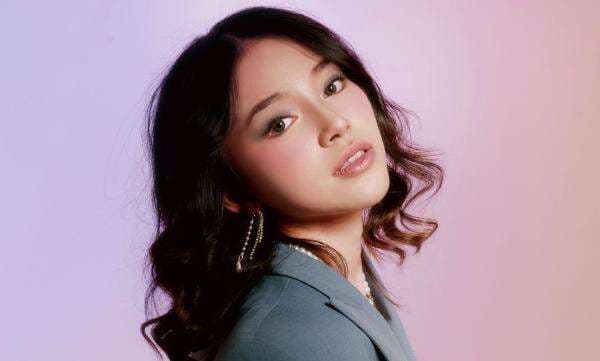 Anneth dan Perpaduan Baru dalam Single Jatuh Sejatuh-jatuhnya Anneth dan Perpaduan Baru dalam Single Jatuh Sejatuh-jatuhnya