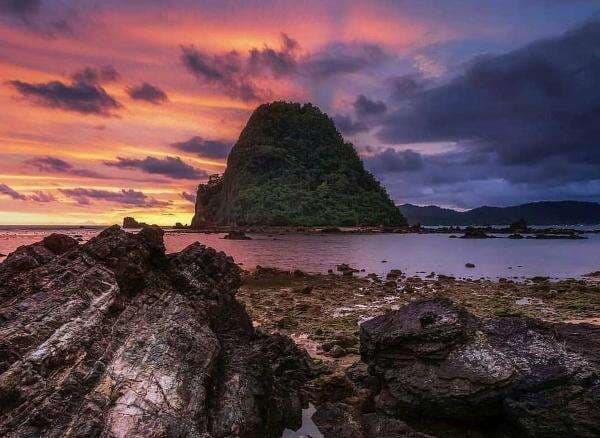 Anti Mainstream, Ini 4 Tempat Wisata di Indonesia yang Jarang Dikunjungi dan Cocok untuk Liburan Nataru Anti Mainstream, Ini 4 Tempat Wisata di Indonesia yang Jarang Dikunjungi dan Cocok untuk Liburan Nataru