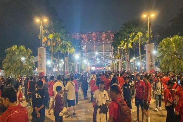 15 Ribu Kendaraan Pemudik Keluar dari GT Kalikangkung Malam Ini 15 Ribu Kendaraan Pemudik Keluar dari GT Kalikangkung Malam Ini