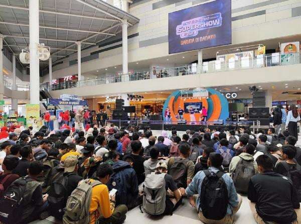 Antusiasme Tinggi, Ribuan Suporter Padati Nobar Super Show Timnas Indonesia vs Jepang di Cileungsi Antusiasme Tinggi, Ribuan Suporter Padati Nobar Super Show Timnas Indonesia vs Jepang di Cileungsi