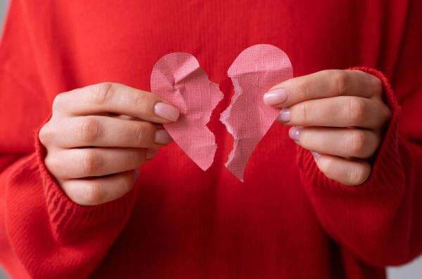 Apa Itu Slow Fade dalam Hubungan? Kenali Tanda dan Cara Menghadapinya Apa Itu Slow Fade dalam Hubungan? Kenali Tanda dan Cara Menghadapinya