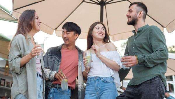 Arti Kata Social Butterfly, Istilah Ramai di Kalangan GenZ dan TikTok Arti Kata Social Butterfly, Istilah Ramai di Kalangan GenZ dan TikTok