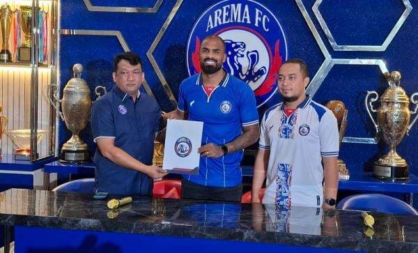Arema FC Resmi Perkenalkan 3 Pemain Asing Baru, Ada yang Berasal dari Brasil dan Korea Selatan Arema FC Resmi Perkenalkan 3 Pemain Asing Baru, Ada yang Berasal dari Brasil dan Korea Selatan