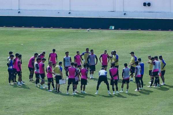 Kabar Buruk! Arema FC Dihantam Badai Cedera dan Sanksi Kabar Buruk! Arema FC Dihantam Badai Cedera dan Sanksi