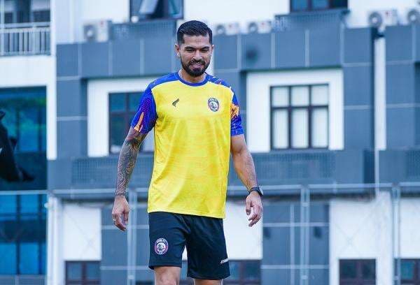 Arema FC Ditinggal Pemain Asingnya Jelang Tampil di Piala Presiden 2025 Arema FC Ditinggal Pemain Asingnya Jelang Tampil di Piala Presiden 2025