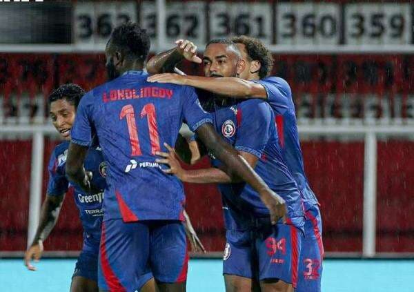 Hasil Liga 1: Lanjutkan Tren Positif, Arema FC Gulung PSS Sleman 6-2 Hasil Liga 1: Lanjutkan Tren Positif, Arema FC Gulung PSS Sleman 6-2