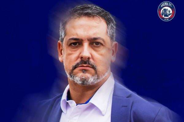 Arema FC Resmi Perkenalkan Marcos Santos sebagai Pelatih Baru, Pernah Tangani Timnas Brasil Arema FC Resmi Perkenalkan Marcos Santos sebagai Pelatih Baru, Pernah Tangani Timnas Brasil