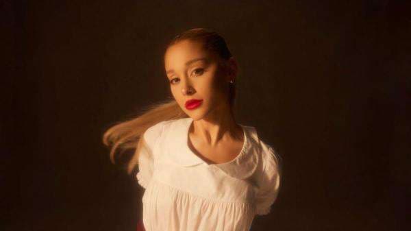 Lirik Lagu Supernatural dari Ariana Grande yang Viral Jadi Backsound Tren Kim Seon Ho Lirik Lagu Supernatural dari Ariana Grande yang Viral Jadi Backsound Tren Kim Seon Ho