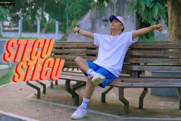 Arti Kata Stecu yang Viral di TikTok, dari Lagu Faris Adam hingga Simbol Gaya Hidup Gen Z Arti Kata Stecu yang Viral di TikTok, dari Lagu Faris Adam hingga Simbol Gaya Hidup Gen Z