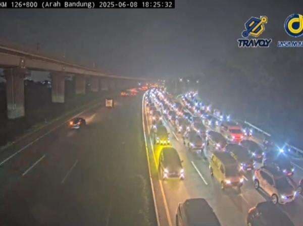 Arus Balik Libur Iduladha Meningkat di Tol Padaleunyi Arah Jakarta, Jasamarga Lakukan Kanalisasi Arus Balik Libur Iduladha Meningkat di Tol Padaleunyi Arah Jakarta, Jasamarga Lakukan Kanalisasi