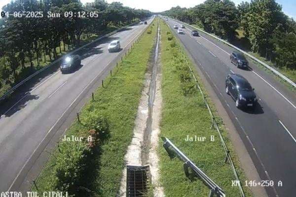 Arus Balik Minggu Pagi Ini, Tol Cipali-Palikanci dan Pantura Cirebon Ramai Lancar Arus Balik Minggu Pagi Ini, Tol Cipali-Palikanci dan Pantura Cirebon Ramai Lancar