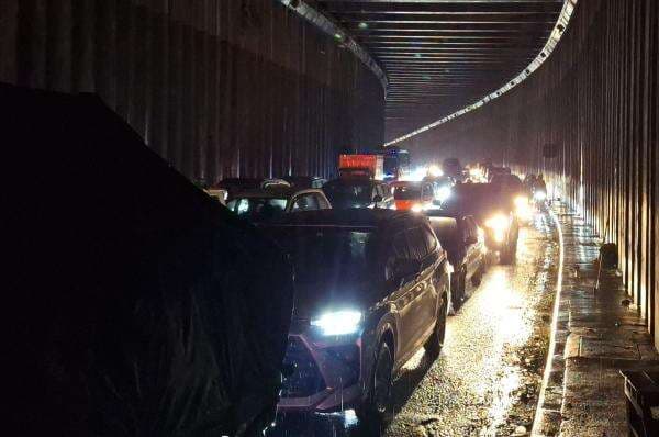 H+3 Lebaran, Arus Balik di Nagreg Alami Peningkatan, Polisi Berlakukan One Way Sepenggal H+3 Lebaran, Arus Balik di Nagreg Alami Peningkatan, Polisi Berlakukan One Way Sepenggal