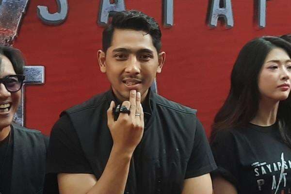 Arya Saloka Tersenyum Ditanya soal Perceraian dengan Putri Anne Arya Saloka Tersenyum Ditanya soal Perceraian dengan Putri Anne