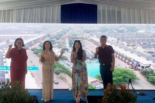 Aryana Karawaci Luncurkan Rumah 2 Lantai di Cluster Viona Seharga Rp800 Jutaan Aryana Karawaci Luncurkan Rumah 2 Lantai di Cluster Viona Seharga Rp800 Jutaan