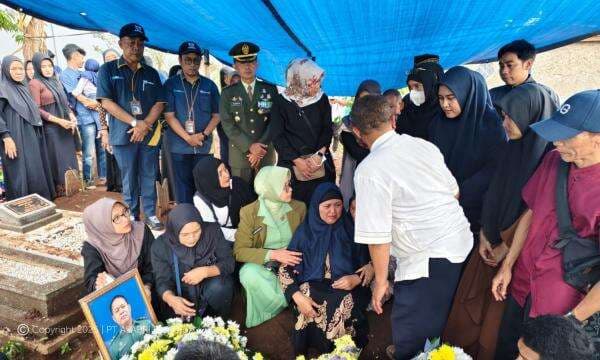 Asabri Berikan Santunan dan Beasiswa bagi Keluarga Korban Ledakan di Garut Asabri Berikan Santunan dan Beasiswa bagi Keluarga Korban Ledakan di Garut