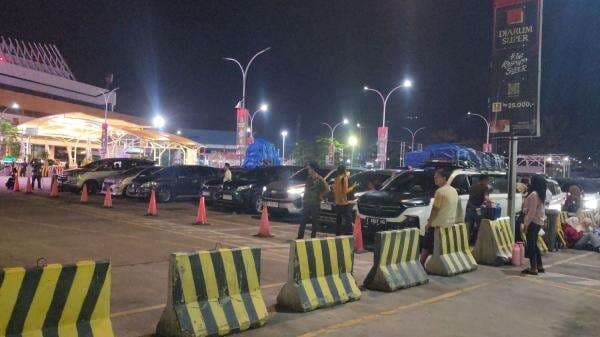 ASDP Prediksi Puncak Arus Balik Terjadi Malam Ini, 35 Ribu Kendaraan Menyeberang ke Pulau Jawa ASDP Prediksi Puncak Arus Balik Terjadi Malam Ini, 35 Ribu Kendaraan Menyeberang ke Pulau Jawa