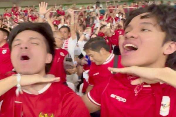 Atta Halilintar Tiru Selebrasi Ole Romeny, Ternyata Ini Makna Gaya Tangan di Bawah Dagu Atta Halilintar Tiru Selebrasi Ole Romeny, Ternyata Ini Makna Gaya Tangan di Bawah Dagu