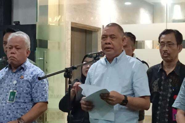 Atur Putusan Perkara Migor, Ketua PN Jaksel Arif Nuryanta Diduga Terima Rp60 Miliar Atur Putusan Perkara Migor, Ketua PN Jaksel Arif Nuryanta Diduga Terima Rp60 Miliar