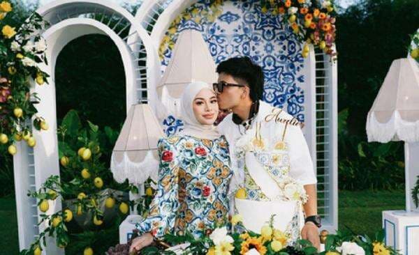 5 Potret Aurel Hermansyah Ultah ke-27 Tahun, Dapat Kejutan Manis dari Atta hingga Keluarga Besar 5 Potret Aurel Hermansyah Ultah ke-27 Tahun, Dapat Kejutan Manis dari Atta hingga Keluarga Besar