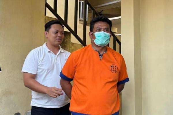 Ayah Artis Cilik Farel Prayoga Ditangkap Polisi Gegara Judi Online Ayah Artis Cilik Farel Prayoga Ditangkap Polisi Gegara Judi Online