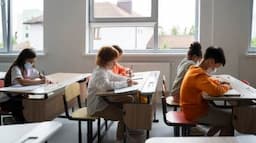 Ayah dan Bunda Catat! Tips Memilih Sekolah Tepat untuk Anak Autisme