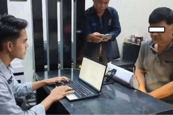 Bejat! Ayah di Lampung Perkosa Anak Kandung Masih Balita 2,5 Tahun dari Istri Ketiga Bejat! Ayah di Lampung Perkosa Anak Kandung Masih Balita 2,5 Tahun dari Istri Ketiga