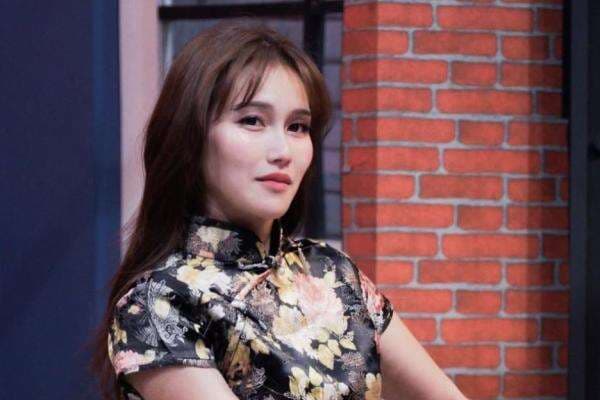 Ayu Ting Ting Curhat Lika-liku Jadi Orang Tua Tunggal, Akui Berat Berjuang Sendiri Ayu Ting Ting Curhat Lika-liku Jadi Orang Tua Tunggal, Akui Berat Berjuang Sendiri