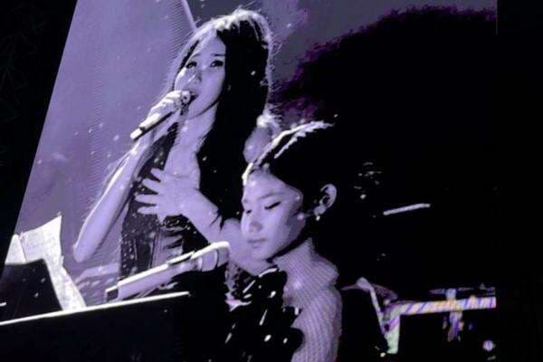 Ayu Ting Ting Duet Bareng Putrinya Bilqis Jadi Momen Paling Haru di Konser Tunggal Perdana Ayu Ting Ting Ayu Ting Ting Duet Bareng Putrinya Bilqis Jadi Momen Paling Haru di Konser Tunggal Perdana Ayu Ting Ting