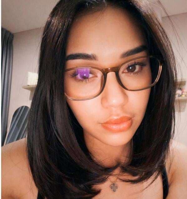 Profil Lula Lahfah, Kekasih Reza Arap yang Meninggal Dunia di Usia 26 Tahun Profil Lula Lahfah, Kekasih Reza Arap yang Meninggal Dunia di Usia 26 Tahun