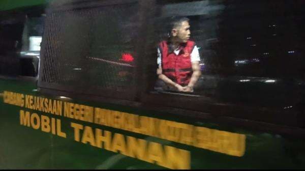 Kasus Jalan Rp 971 Juta, Kabid PU Limapuluh Kota Ditahan Usai Mangkir Pemeriksaan Kasus Jalan Rp 971 Juta, Kabid PU Limapuluh Kota Ditahan Usai Mangkir Pemeriksaan