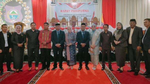 DPRD Buton Utara Usulkan Pelantikan Bupati dan Wakil Bupati Terpilih Afirudin-Rahman ke Mendagri DPRD Buton Utara Usulkan Pelantikan Bupati dan Wakil Bupati Terpilih Afirudin-Rahman ke Mendagri