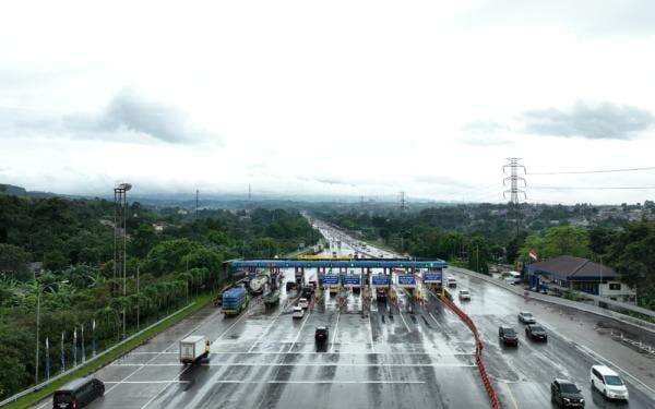 Sebanyak 2,4 Juta Kendaraan Lintasi Tol Regional Nusantara di H-3 Tahun Baru Sebanyak 2,4 Juta Kendaraan Lintasi Tol Regional Nusantara di H-3 Tahun Baru