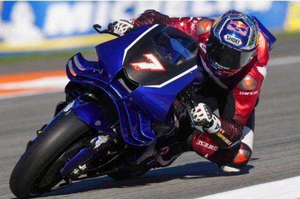 Toprak Razgatlioglu Bikin Kaget Fabio Quartararo pada Tes MotoGP di Valencia Toprak Razgatlioglu Bikin Kaget Fabio Quartararo pada Tes MotoGP di Valencia