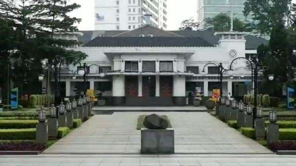 Usai Wakil Wali Kota Bandung, Kejari Periksa 8 Kepala Dinas terkait Dugaan Korupsi Usai Wakil Wali Kota Bandung, Kejari Periksa 8 Kepala Dinas terkait Dugaan Korupsi