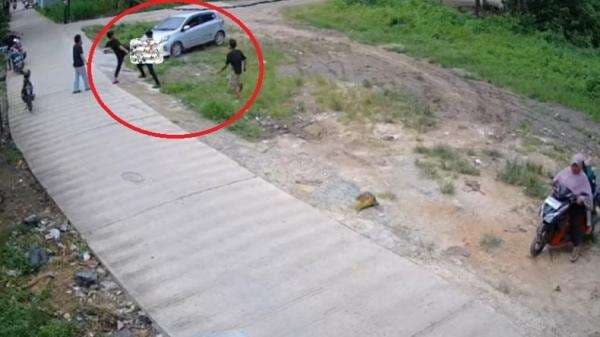 Terungkap Motif Perkelahian Maut 2 Lawan 1 di Banjar, Dipicu Uang Rp10.000 Terungkap Motif Perkelahian Maut 2 Lawan 1 di Banjar, Dipicu Uang Rp10.000