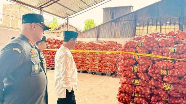 Terungkap 133,5 Ton Bawang Bombay Ilegal, Mentan: Bawa Penyakit Terungkap 133,5 Ton Bawang Bombay Ilegal, Mentan: Bawa Penyakit